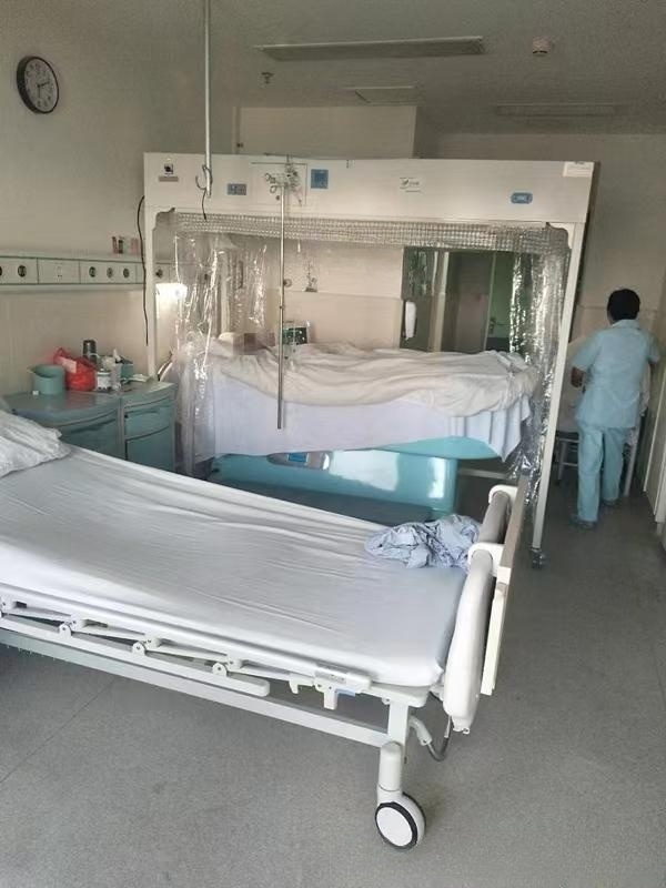 烧伤科层流床与悬浮窗配合使用